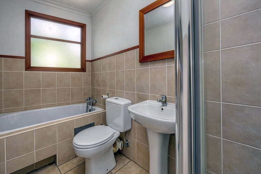 2 Bedroom Property for Sale in Broadacres Gauteng
