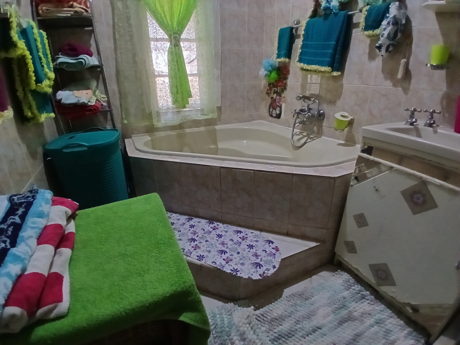 4 Bedroom Property for Sale in Dunnottar Gauteng