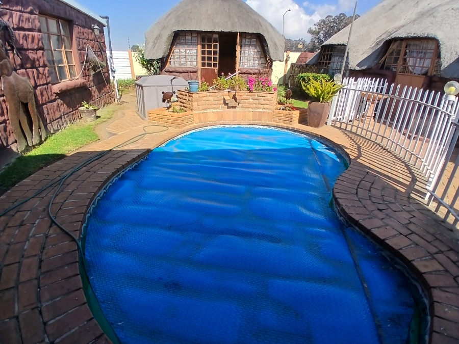 4 Bedroom Property for Sale in Dunnottar Gauteng