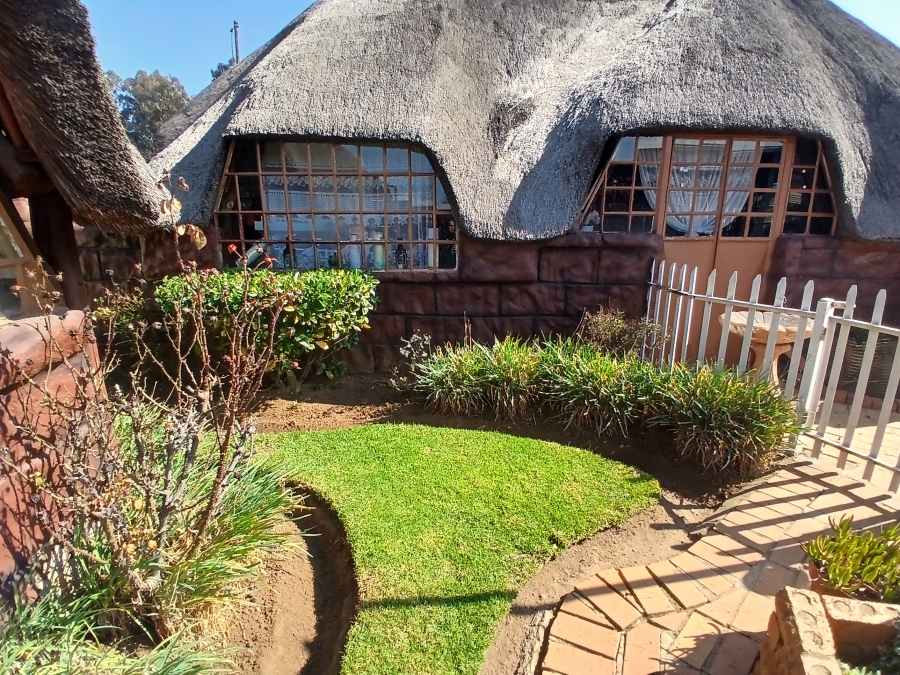 4 Bedroom Property for Sale in Dunnottar Gauteng