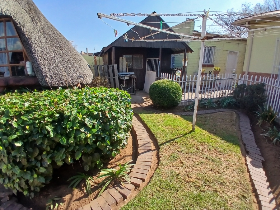 4 Bedroom Property for Sale in Dunnottar Gauteng