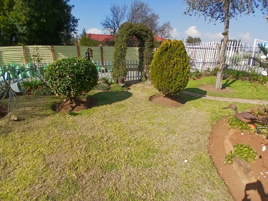 4 Bedroom Property for Sale in Dunnottar Gauteng