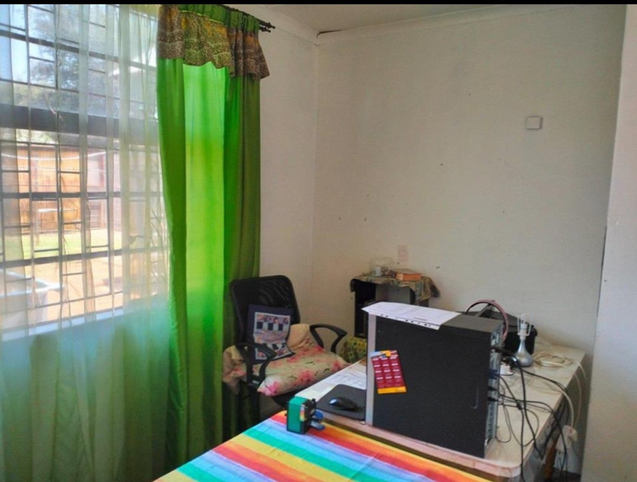 5 Bedroom Property for Sale in Dunnottar Gauteng