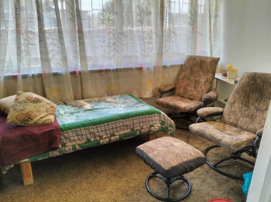 5 Bedroom Property for Sale in Dunnottar Gauteng