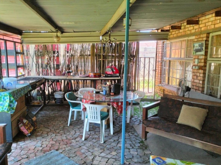 5 Bedroom Property for Sale in Dunnottar Gauteng