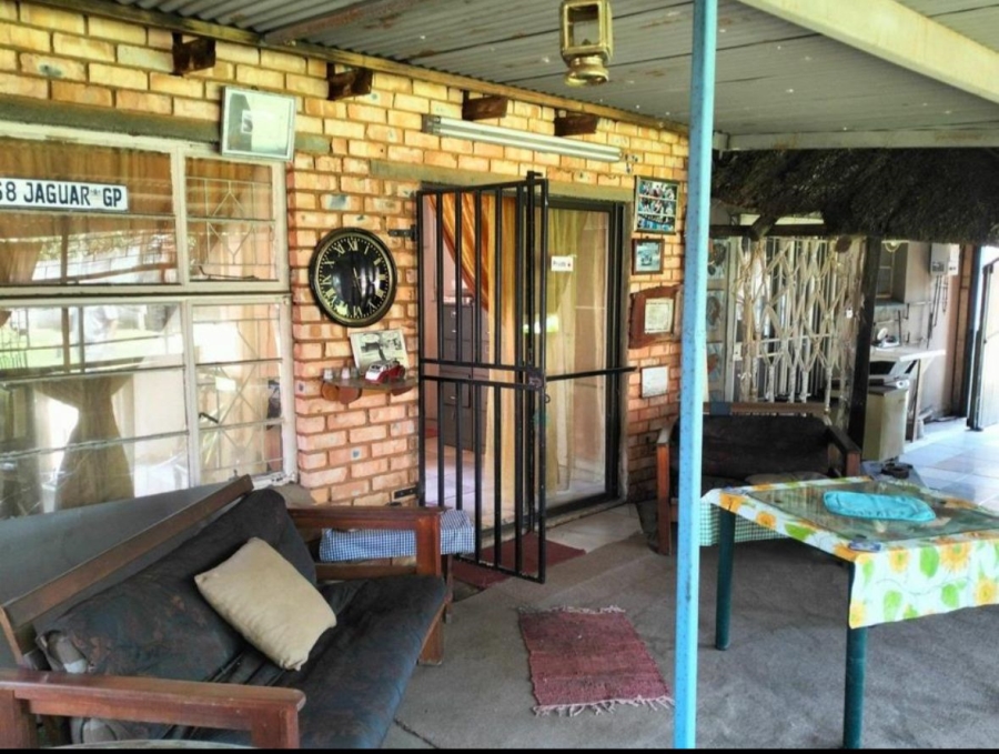 5 Bedroom Property for Sale in Dunnottar Gauteng