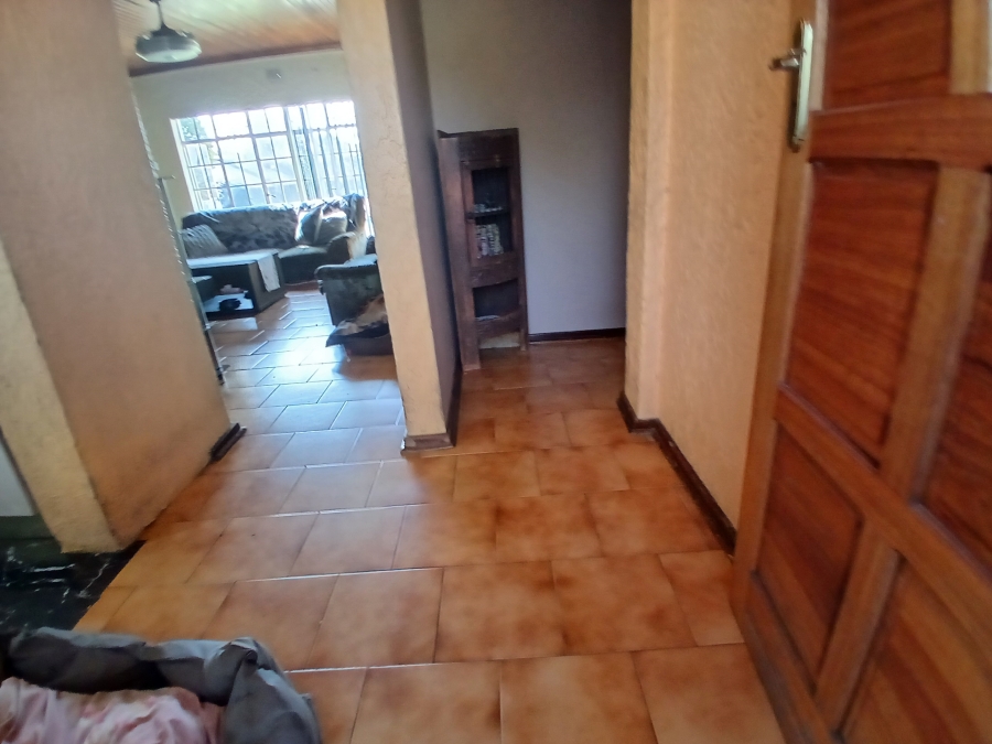 3 Bedroom Property for Sale in Dunnottar Gauteng