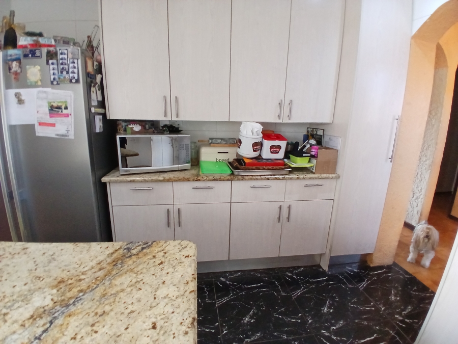 3 Bedroom Property for Sale in Dunnottar Gauteng