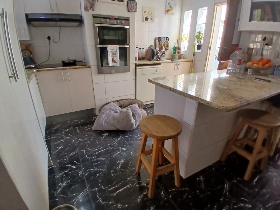 3 Bedroom Property for Sale in Dunnottar Gauteng