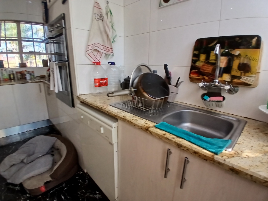 3 Bedroom Property for Sale in Dunnottar Gauteng