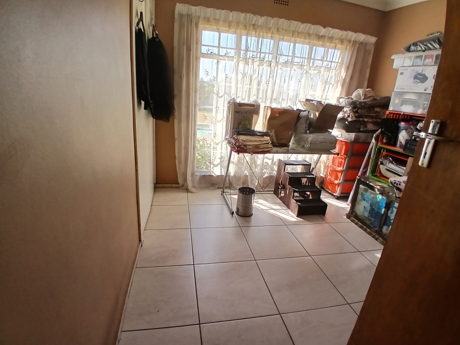 3 Bedroom Property for Sale in Dunnottar Gauteng