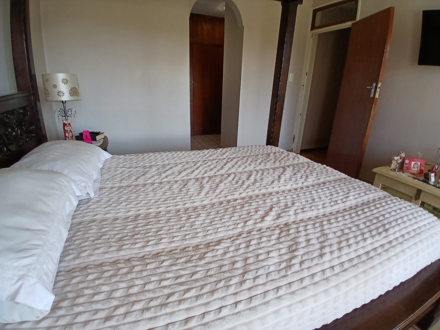 3 Bedroom Property for Sale in Dunnottar Gauteng
