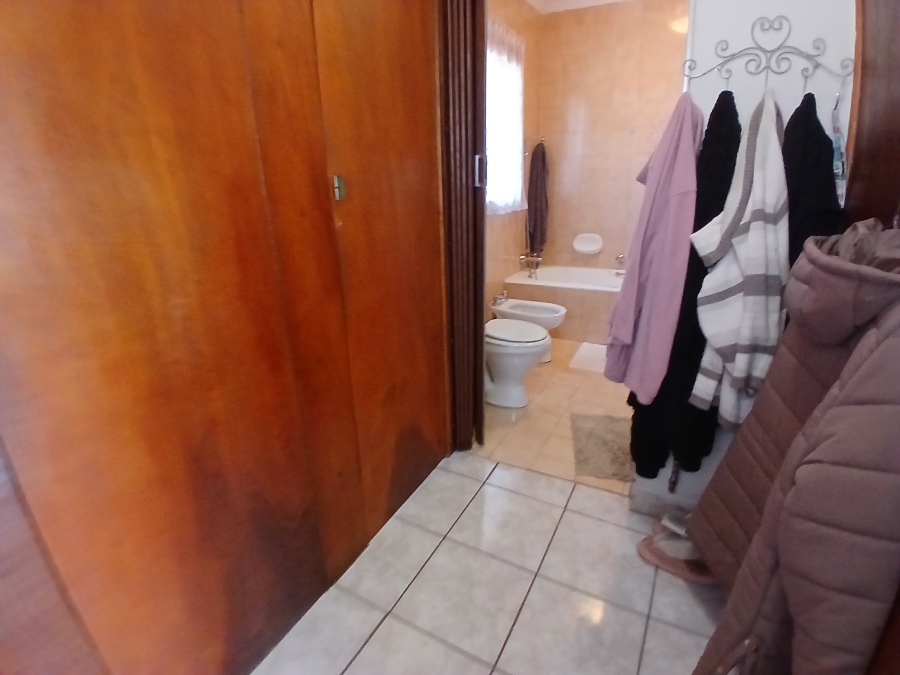 3 Bedroom Property for Sale in Dunnottar Gauteng