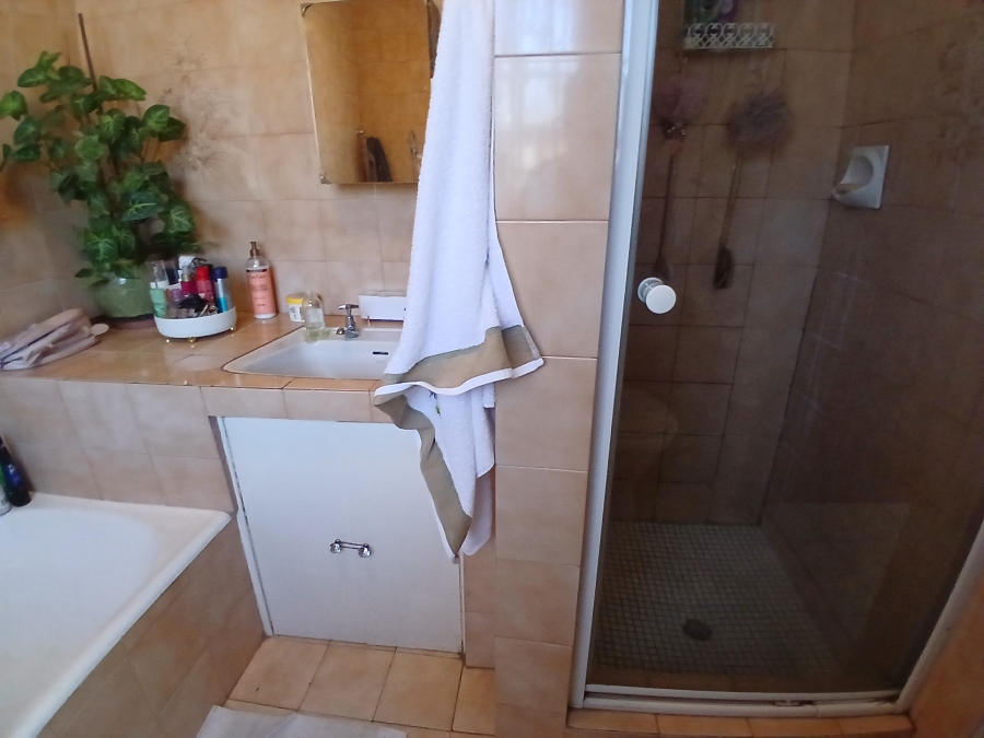 3 Bedroom Property for Sale in Dunnottar Gauteng