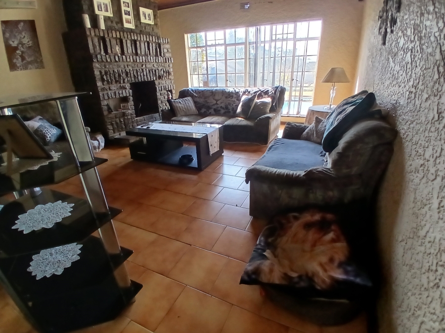 3 Bedroom Property for Sale in Dunnottar Gauteng