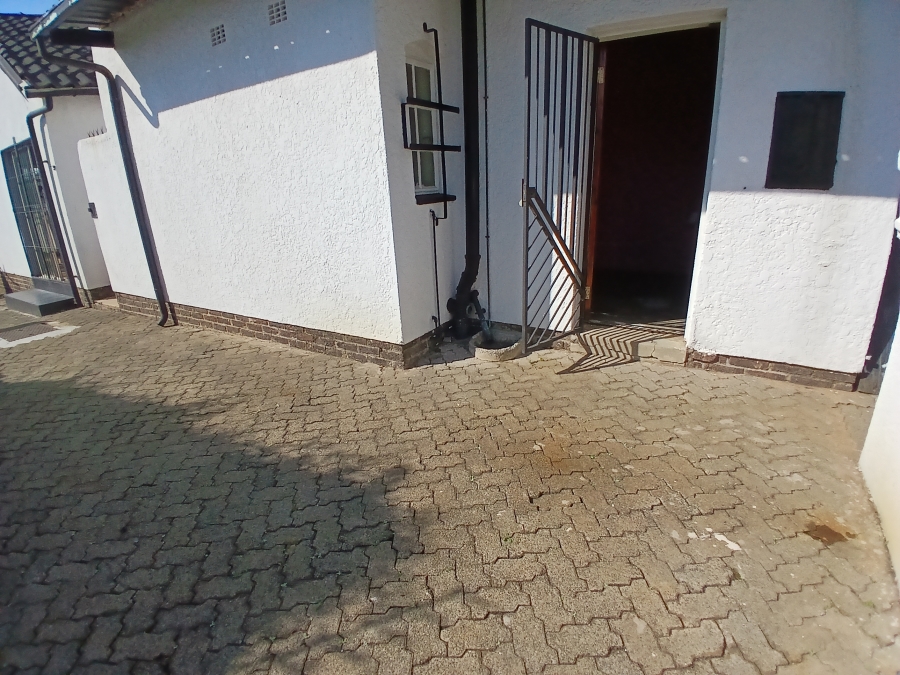 3 Bedroom Property for Sale in Dunnottar Gauteng