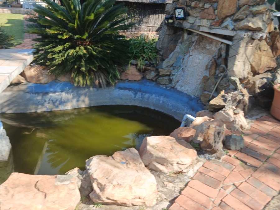 3 Bedroom Property for Sale in Dunnottar Gauteng
