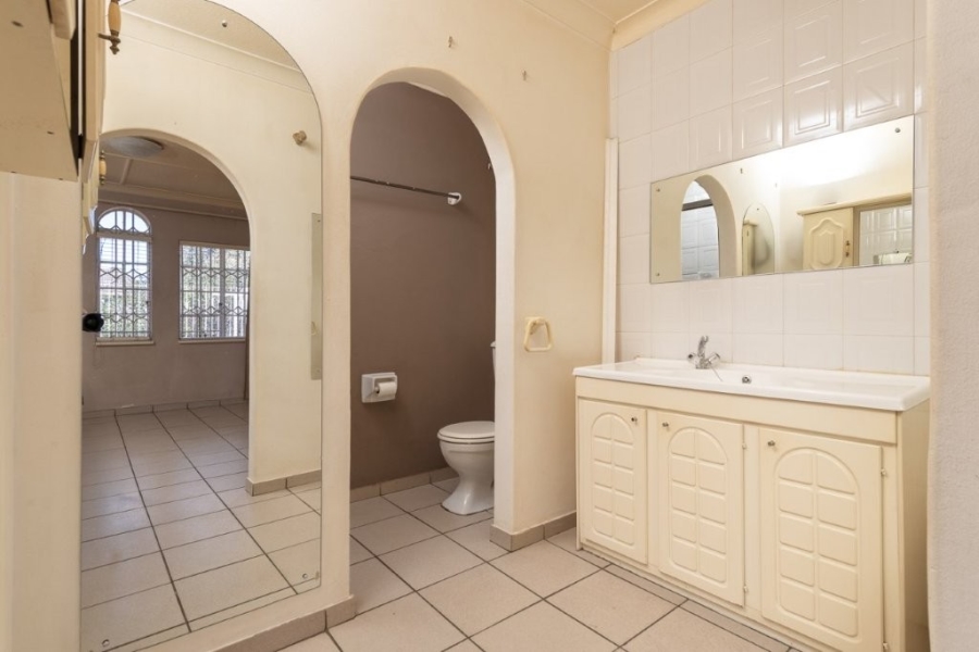 2 Bedroom Property for Sale in Linmeyer Gauteng