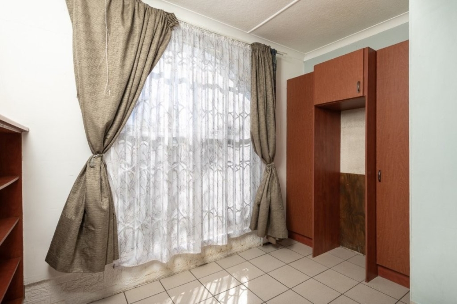 2 Bedroom Property for Sale in Linmeyer Gauteng