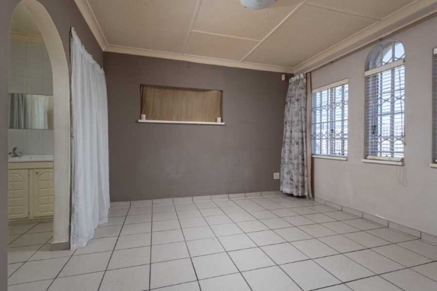 2 Bedroom Property for Sale in Linmeyer Gauteng