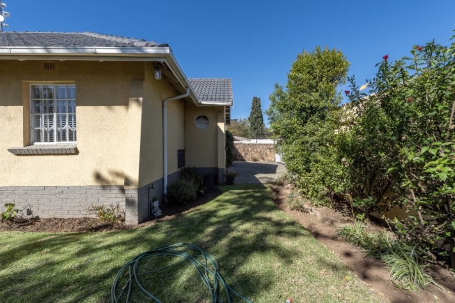2 Bedroom Property for Sale in Linmeyer Gauteng