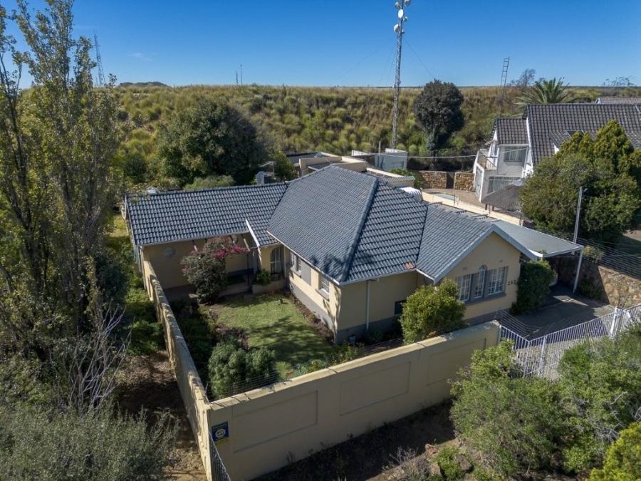 2 Bedroom Property for Sale in Linmeyer Gauteng