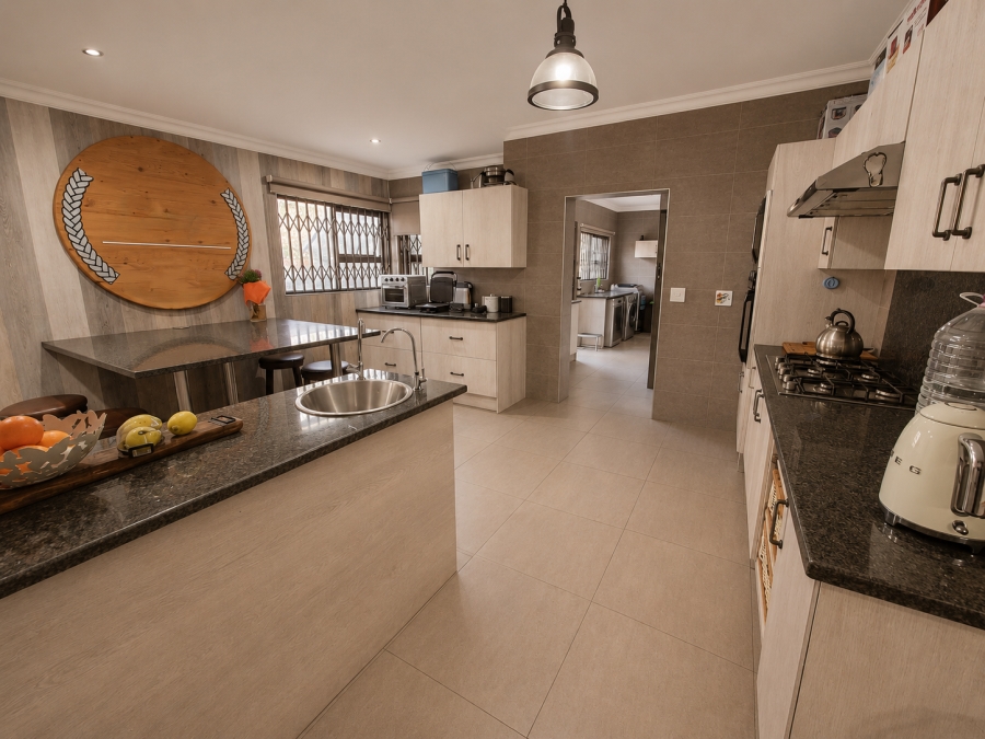 8 Bedroom Property for Sale in Mantevrede Gauteng