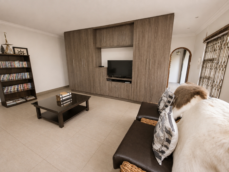 8 Bedroom Property for Sale in Mantevrede Gauteng