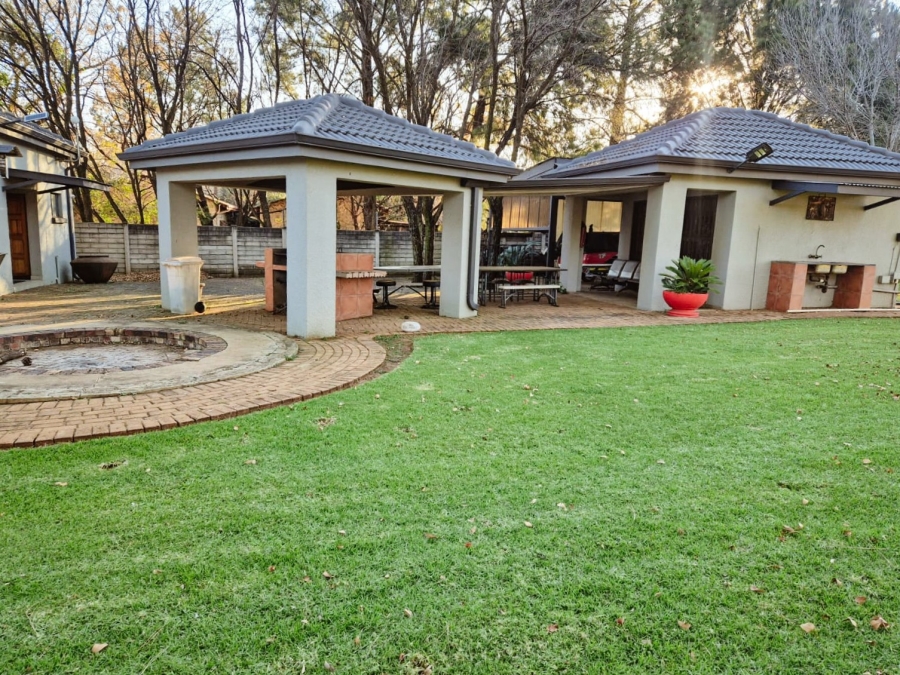 8 Bedroom Property for Sale in Mantevrede Gauteng
