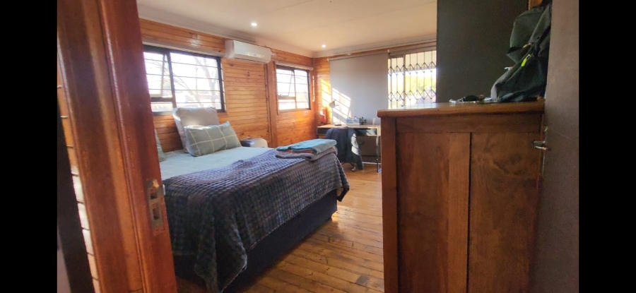 8 Bedroom Property for Sale in Mantevrede Gauteng