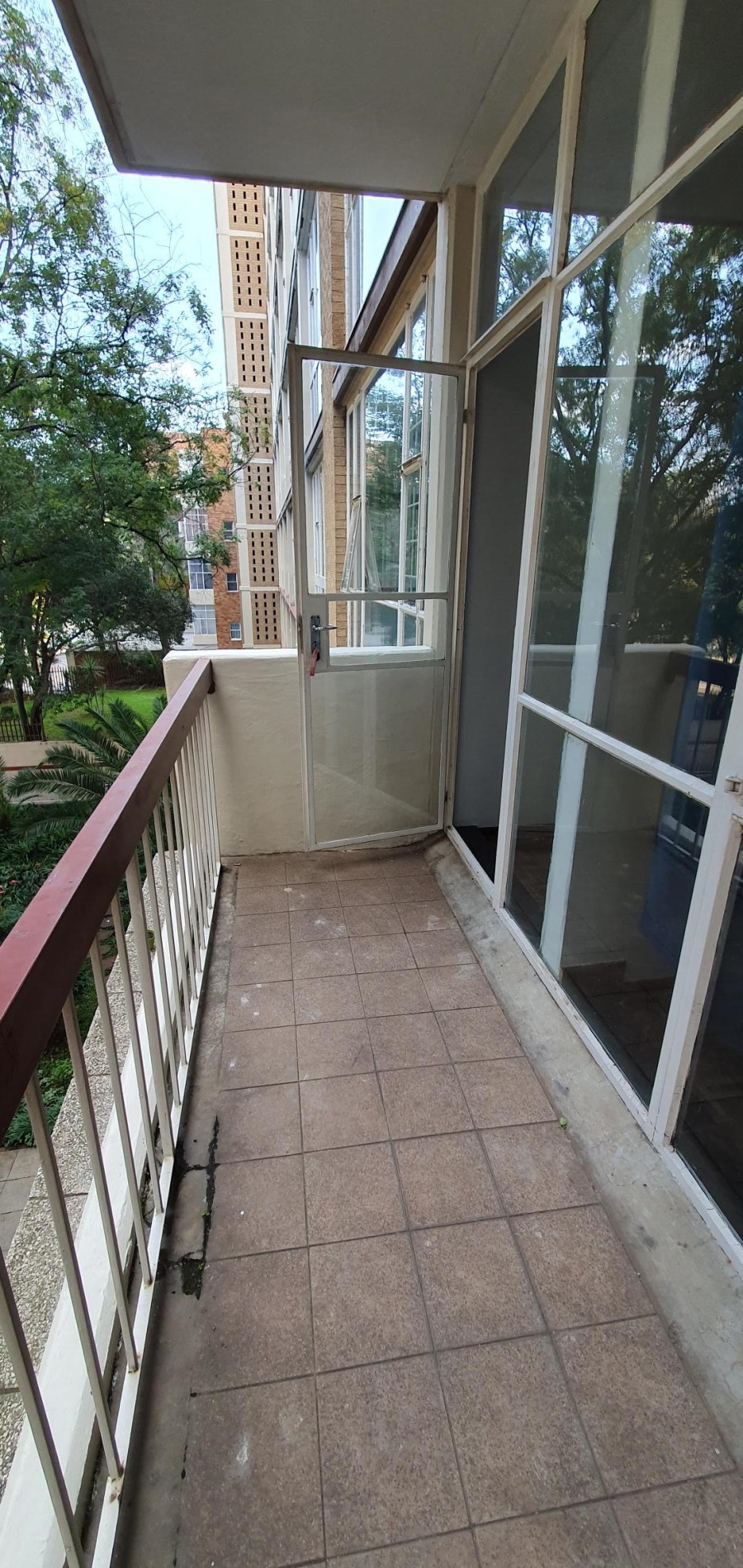 To Let 1 Bedroom Property for Rent in Parktown Gauteng