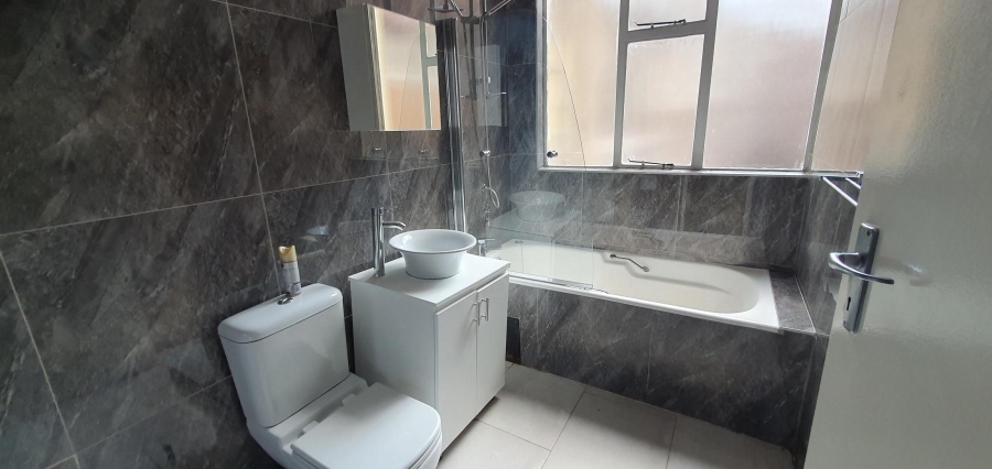 To Let 1 Bedroom Property for Rent in Parktown Gauteng