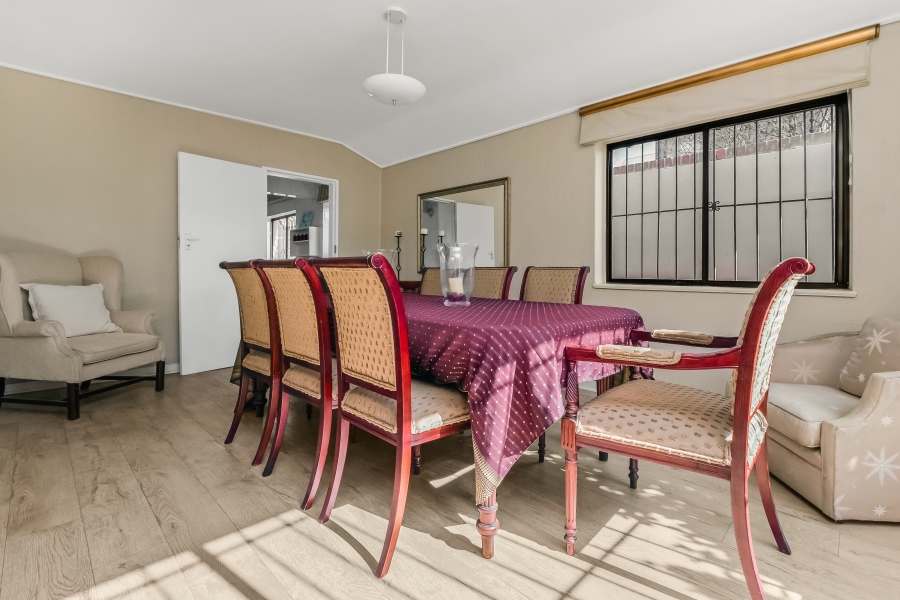 To Let 4 Bedroom Property for Rent in Sandown Gauteng