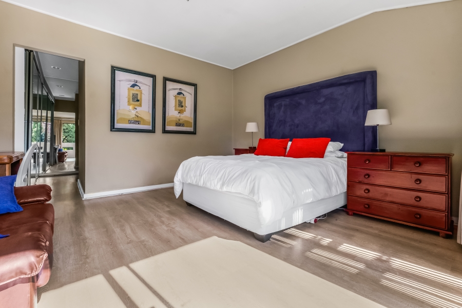 To Let 4 Bedroom Property for Rent in Sandown Gauteng