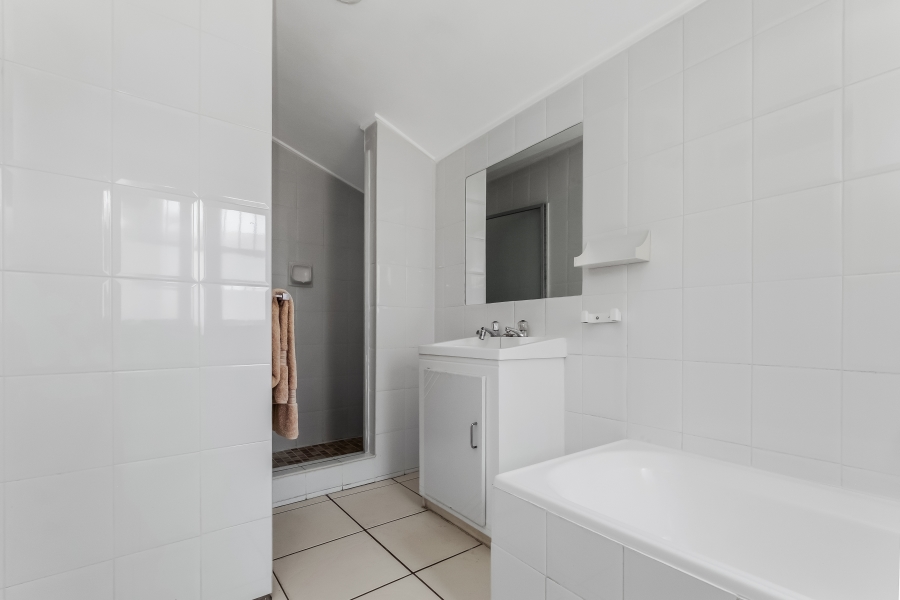 To Let 4 Bedroom Property for Rent in Sandown Gauteng
