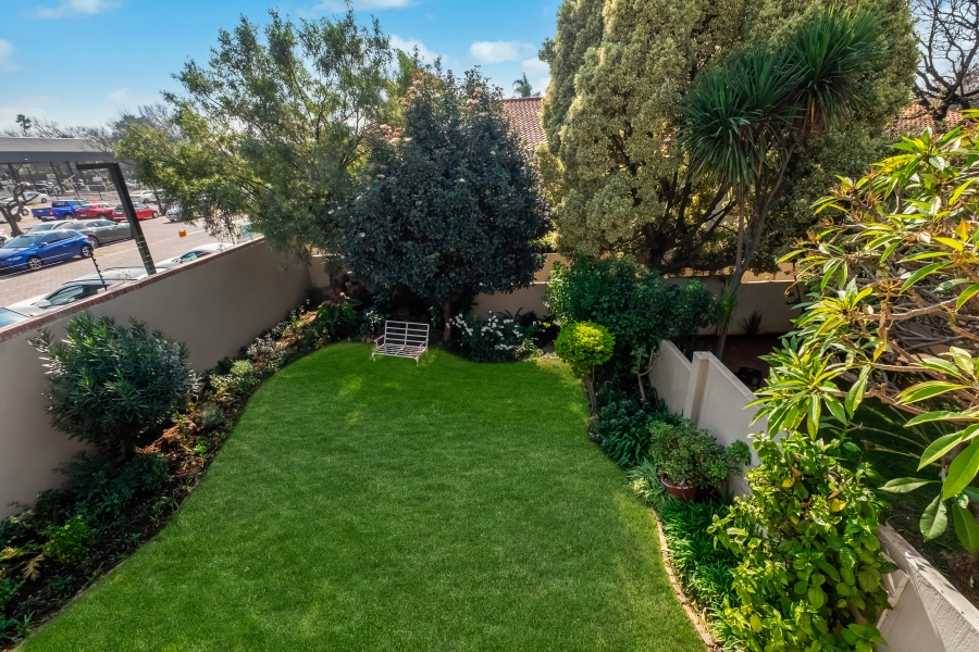 To Let 4 Bedroom Property for Rent in Sandown Gauteng