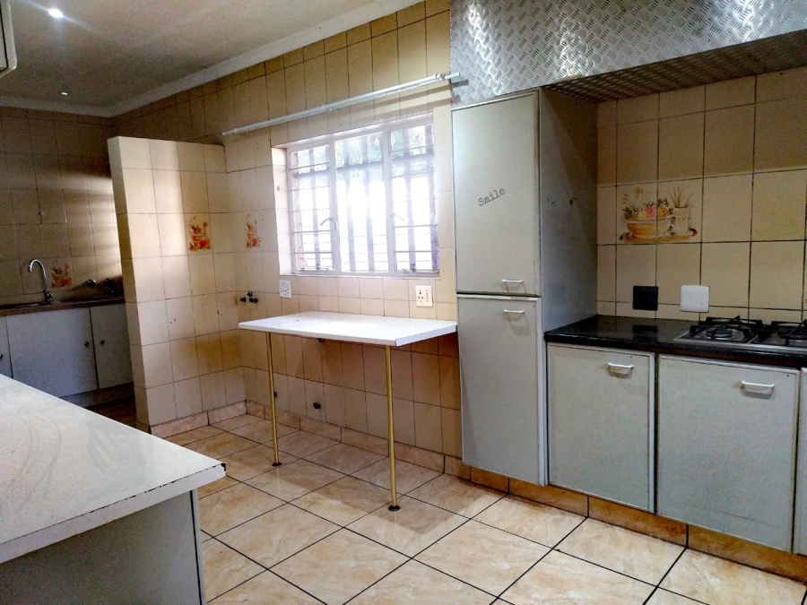 3 Bedroom Property for Sale in Brackendowns Gauteng