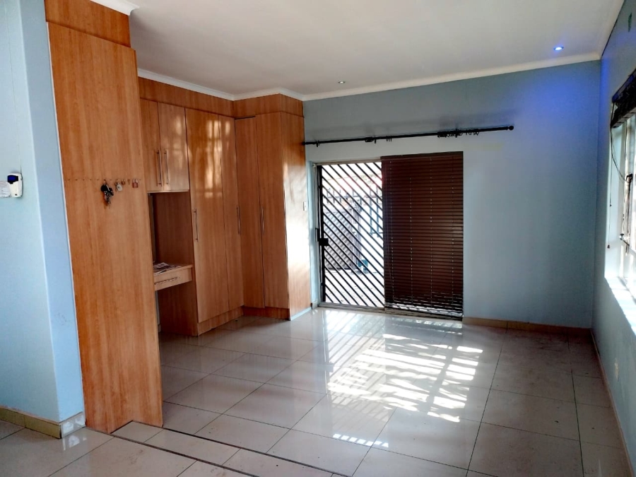 3 Bedroom Property for Sale in Brackendowns Gauteng