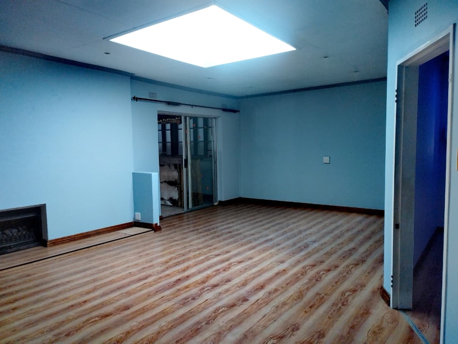 3 Bedroom Property for Sale in Brackendowns Gauteng