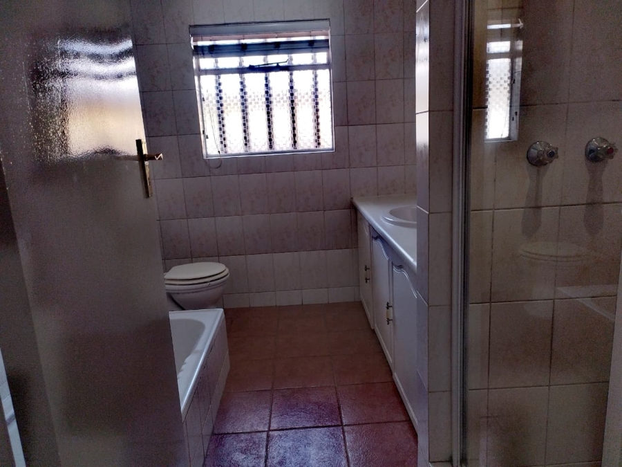 3 Bedroom Property for Sale in Brackendowns Gauteng