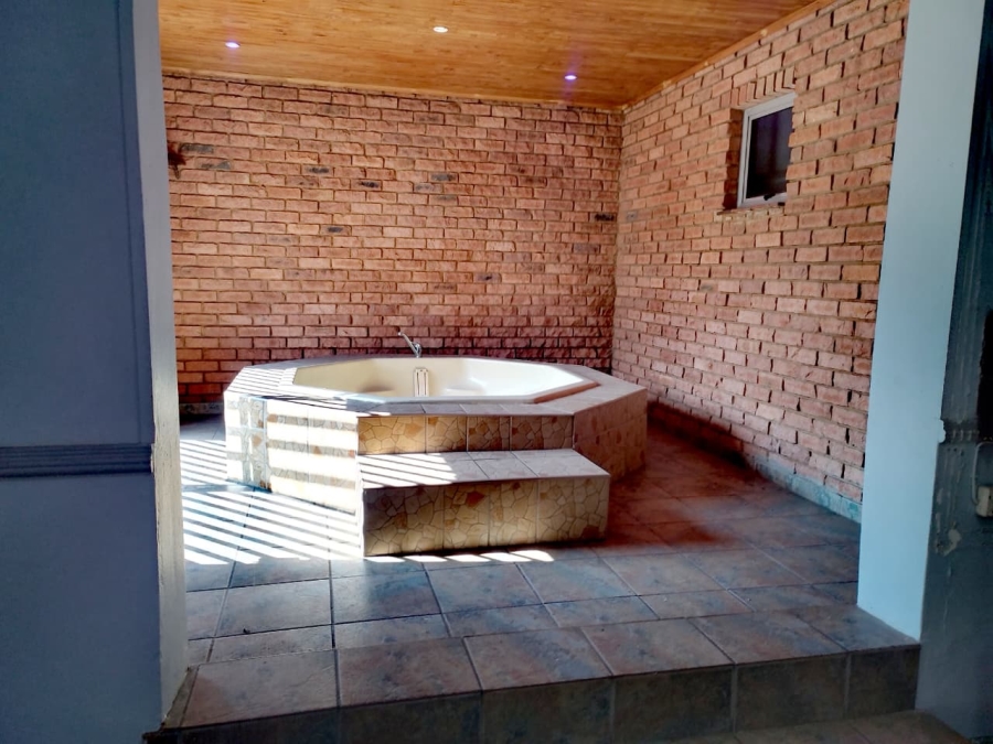 3 Bedroom Property for Sale in Brackendowns Gauteng