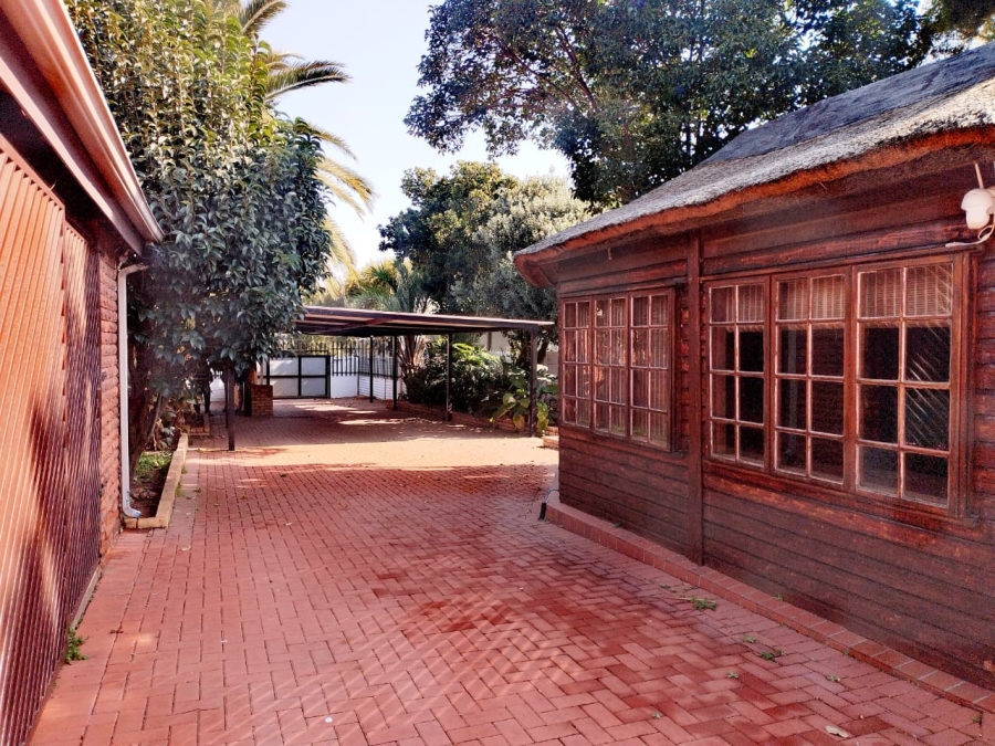 3 Bedroom Property for Sale in Brackendowns Gauteng