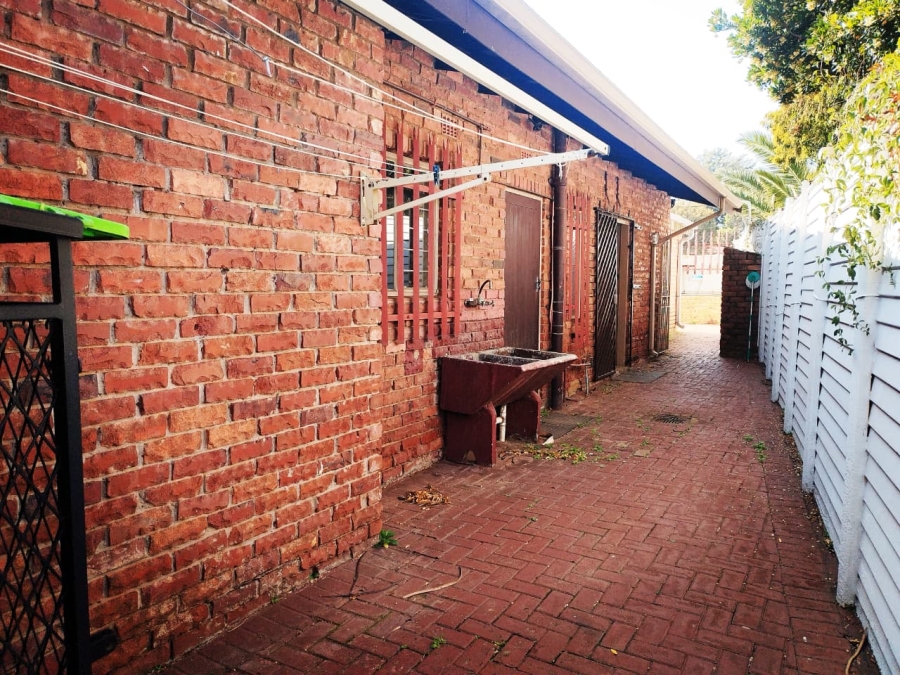 3 Bedroom Property for Sale in Brackendowns Gauteng