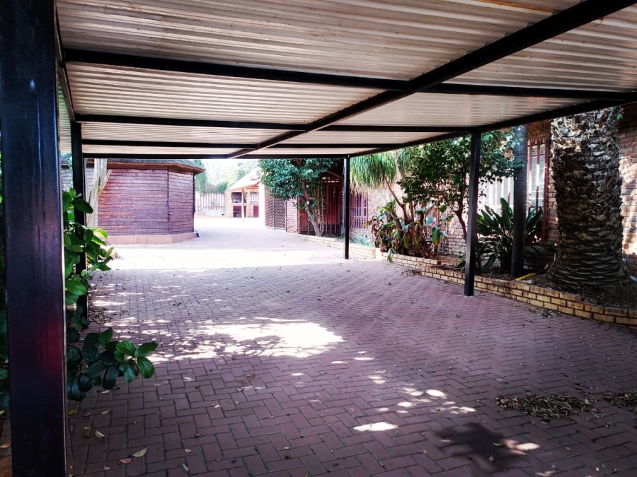 3 Bedroom Property for Sale in Brackendowns Gauteng