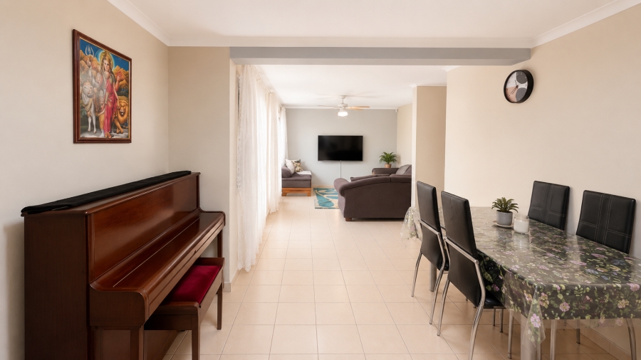 4 Bedroom Property for Sale in Lenasia Gauteng