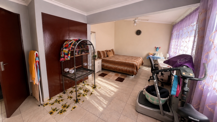 4 Bedroom Property for Sale in Lenasia Gauteng