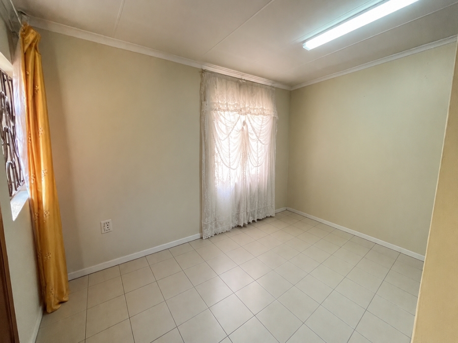 4 Bedroom Property for Sale in Lenasia Gauteng