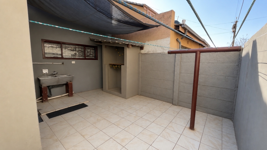 4 Bedroom Property for Sale in Lenasia Gauteng