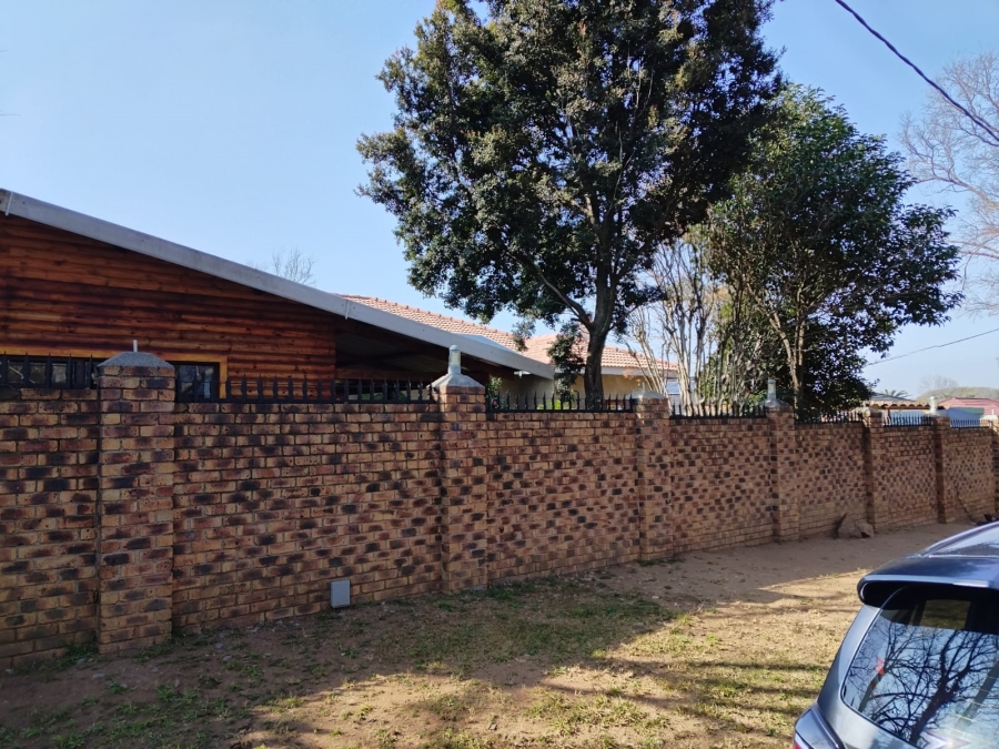 4 Bedroom Property for Sale in Airfield Gauteng