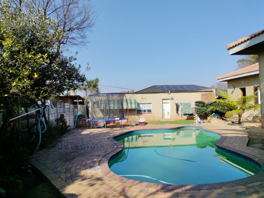 4 Bedroom Property for Sale in Airfield Gauteng